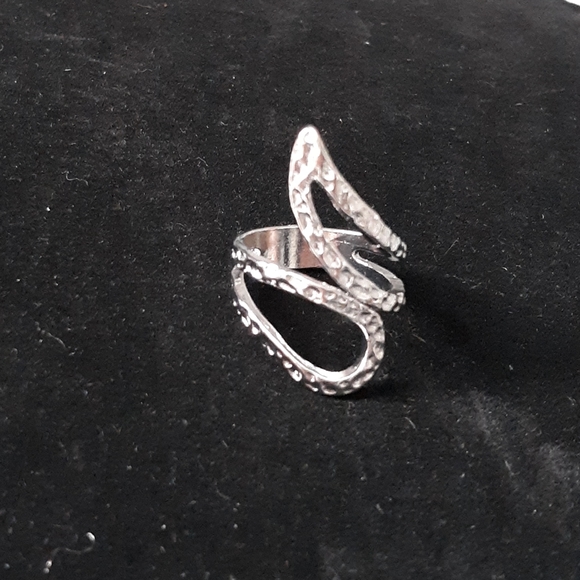 Hammered Silver Tone Wrap Ring - Picture 3 of 8